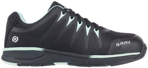 Ein schwarzer Sportschuh mit weißer Sohle und hellblauen Akzenten an den Seiten und Schnürsenkeln, der ein sportliches Design für das Laufen zeigt.