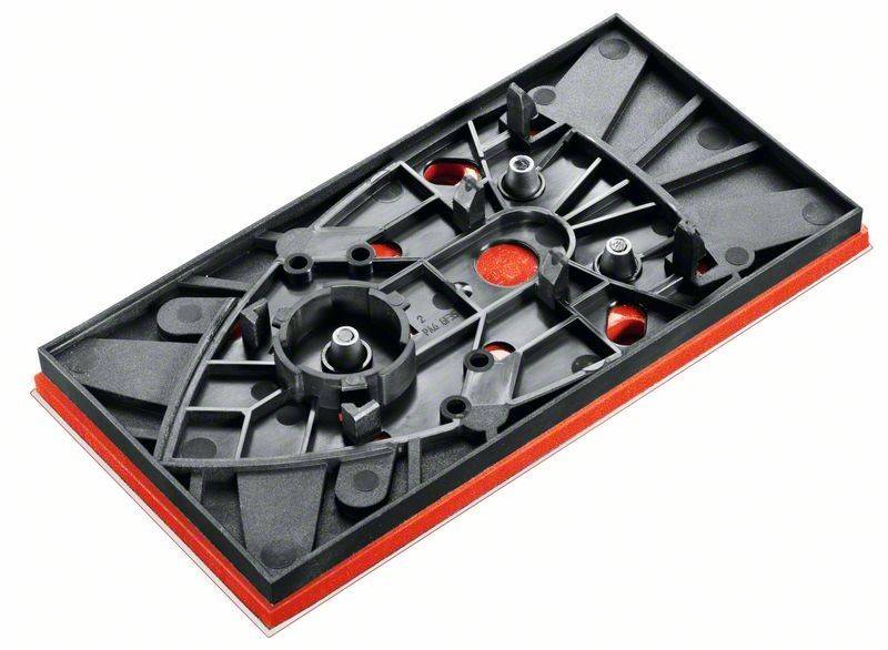 Eine rechteckige schwarze und rote Kunststoff-Routerbasis mit mehreren Löchern und Befestigungspunkten, die für Holzbearbeitungswerkzeuge entwickelt wurde.