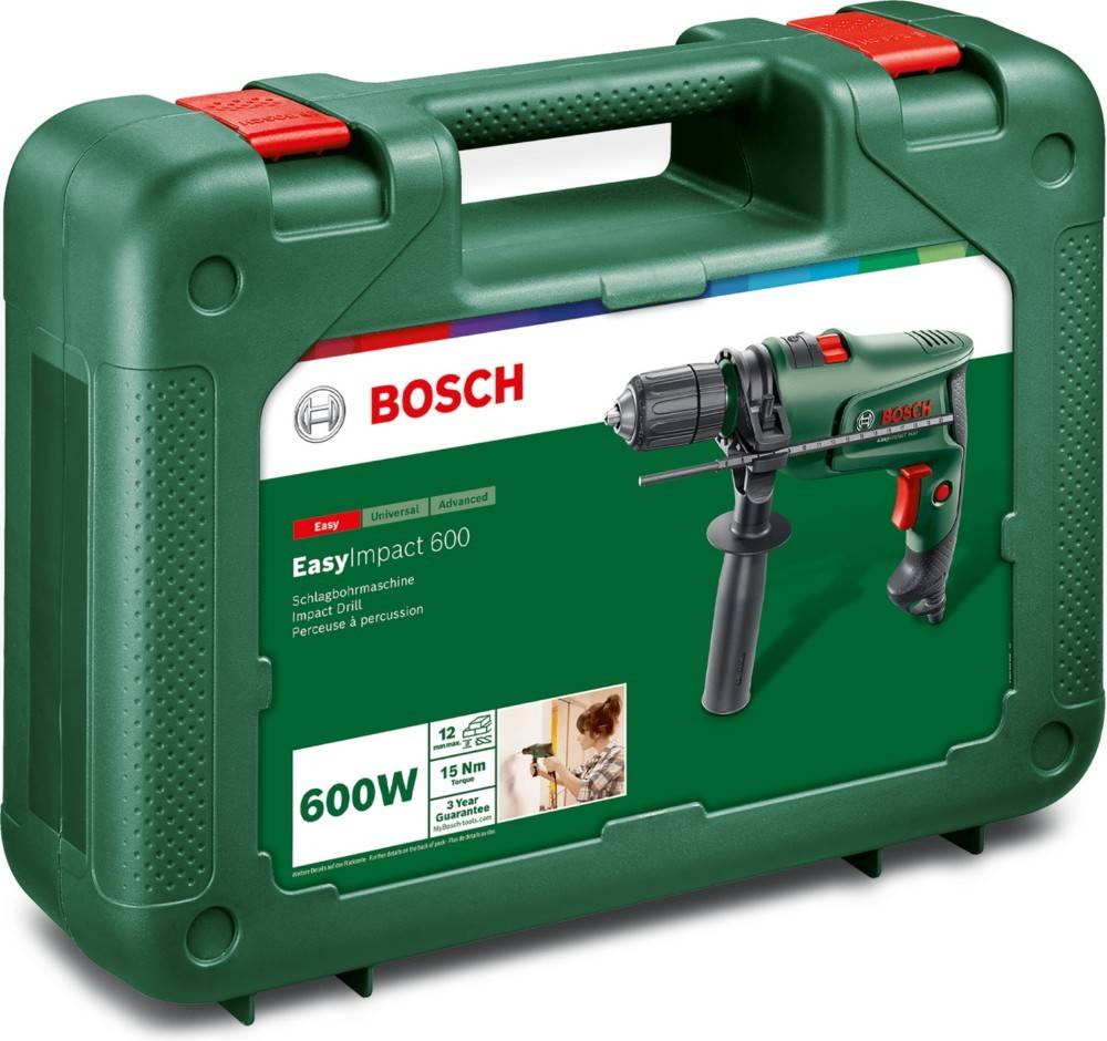 Grüne Bosch Bohrkoffertasche mit 'EasyImpact 600', Bild einer Bohrmaschine und Schlüsselmerkmale: 600 W Leistung, 15 Nm Drehmoment, mit drei Geschwindigkeitsstufen.