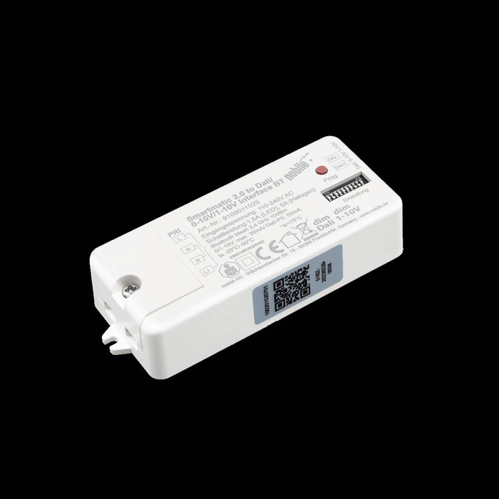 Ein weißes quadratisches Gerät mit der Aufschrift 