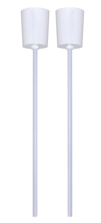 Zwei parallele weiße Metallstangen, die vertikal vor einem schlichten weißen Hintergrund stehen.