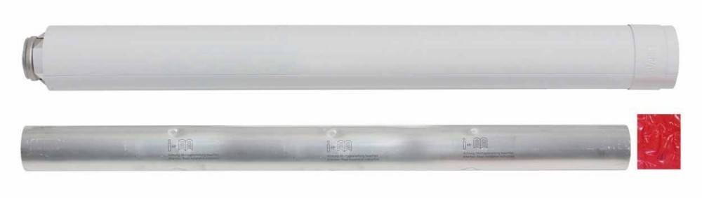 Zwei horizontal nebeneinander angeordnete zylindrische Rohre: ein oben weißes eingewickeltes Rohr und ein darunter liegendes silbernes Metallrohr mit einem rot verschlossenen Ende.