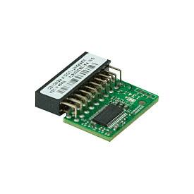 Eine kleine grüne elektronische Leiterplatte mit einem schwarzen Chip und mehreren Metallstiften, beschriftet mit einer Seriennummer.