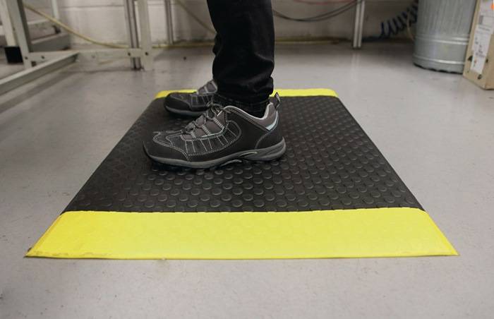 Arbeitsplatzbodenbelag L900xB600xS9,5mm schwarz Schaumst.COBA