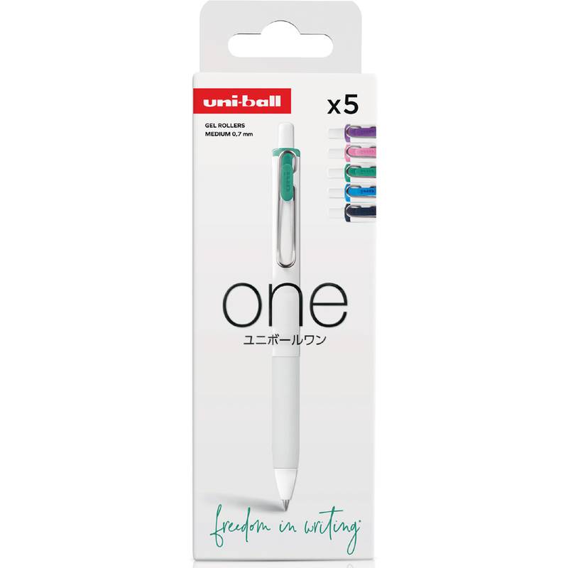 Packung mit fünf Uni-ball One Gelstiften, mittlere Spitze 0,7 mm, mit weißem Stift mit türkisfarbenem Clip und Multicolor-Stiftoptionen.