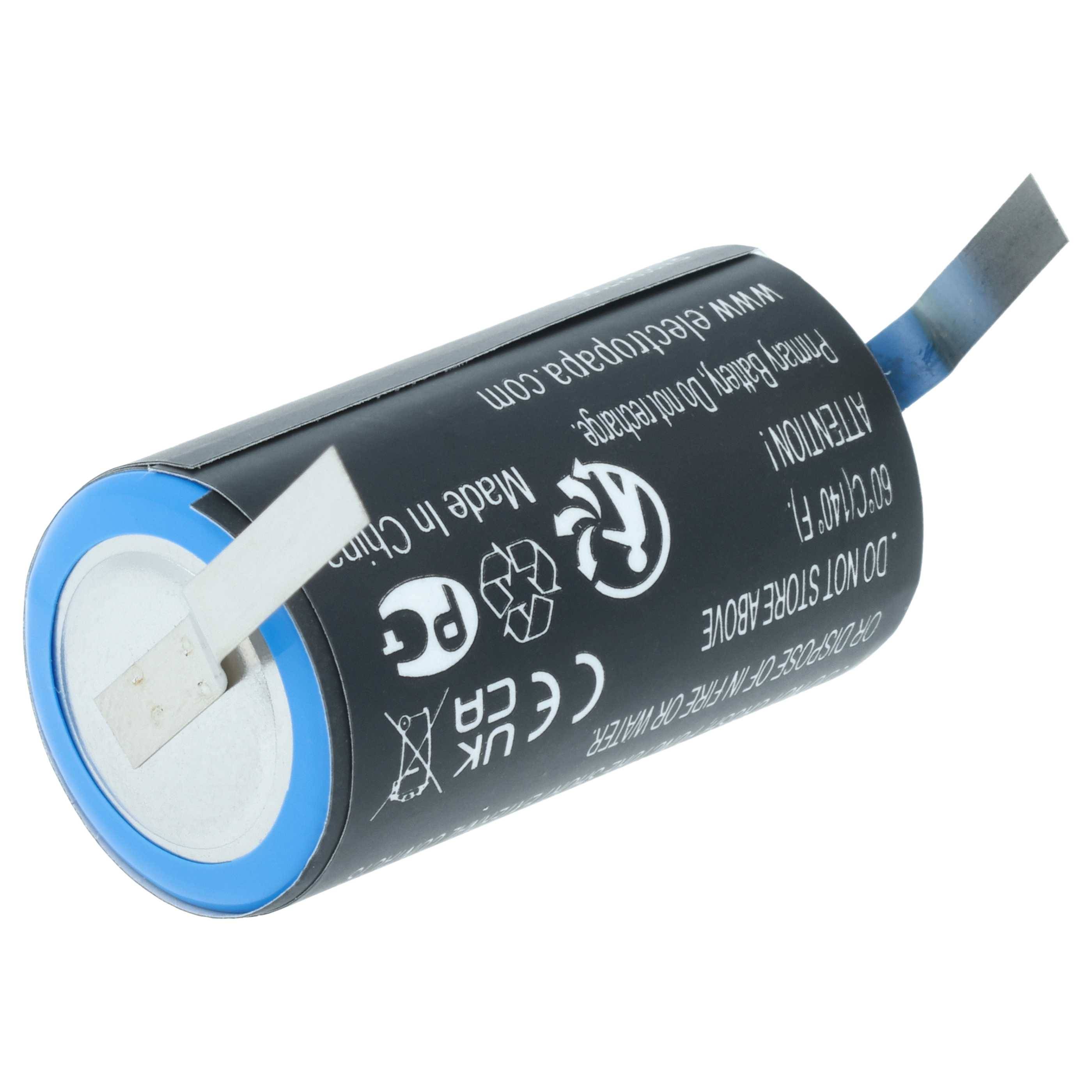 Eine kleine zylindrische Batterie mit einer blauen und schwarzen Außenhülle. Sicherheits- und Recycling-Symbole sind auf der Oberfläche aufgedruckt.
