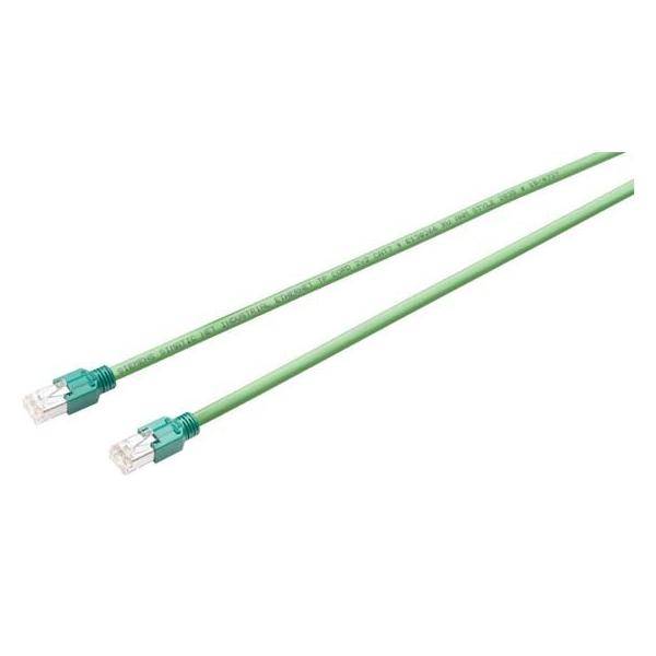Ein grünes Ethernet-Kabel mit zwei RJ45-Steckern, verwendet für Netzwerkverbindungen.