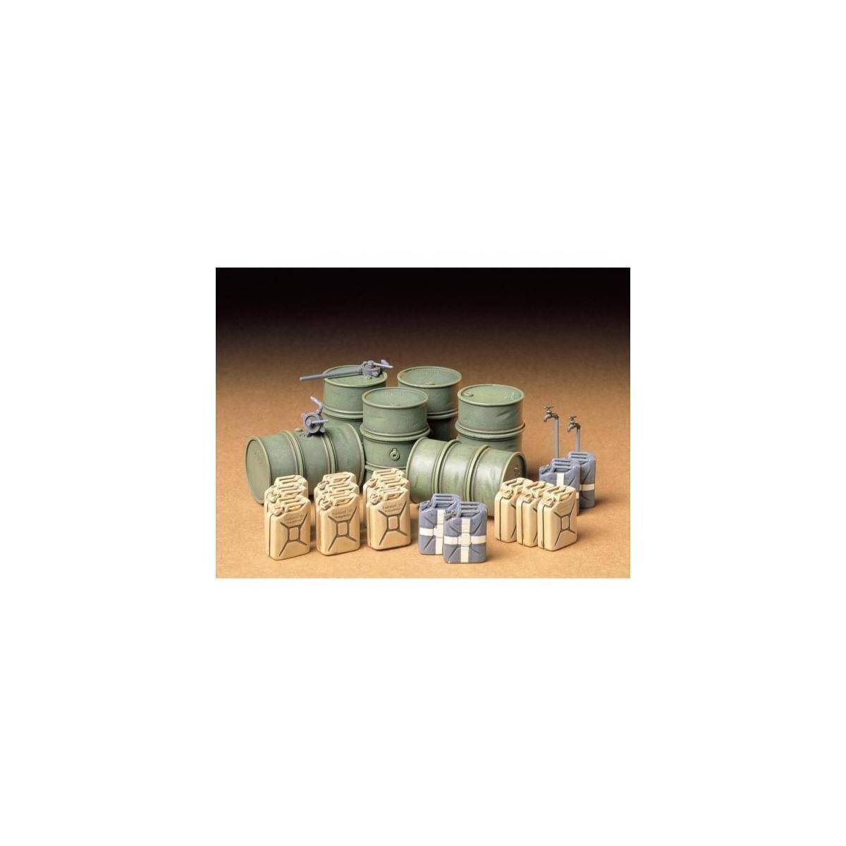 35186 - Modellbausatz, 1:35 Diorama-Set Dt. Fässer Kanister