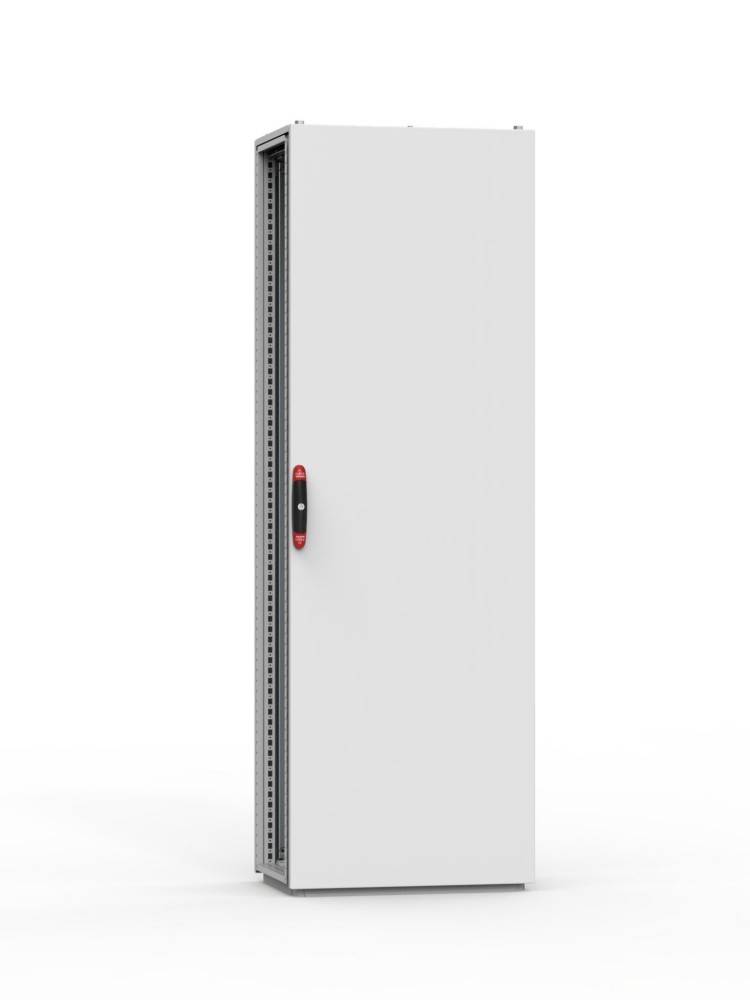 Ein hoher, grauer Serverständer mit einem roten und schwarzen Griff, teilweise geöffnet und leere Einschübe für elektronische Geräte offenbarend.