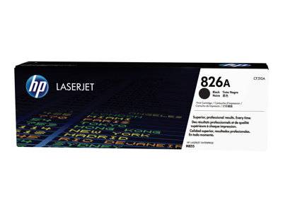 HP LaserJet 826A Tonerkartusche in einer Box mit Produktmarkierung und verschiedenen Stadtnamen in gelber Schrift auf schwarzem Hintergrund.