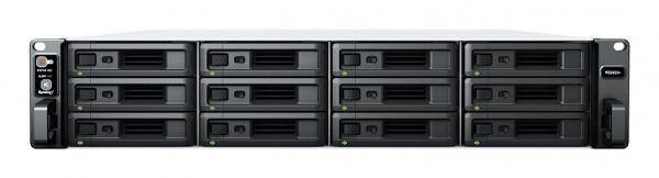 Vorderansicht eines in ein Regal eingebauten Speicherservers mit zehn Hot-Swap-Laufwerkschächten und Statusleuchten an jedem Schacht.