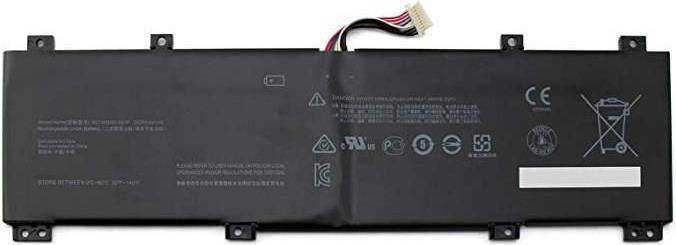 Ein Nahaufnahmebild einer wiederaufladbaren Batterie mit sichtbaren Sicherheitssymbolen und Warntext in mehreren Sprachen auf ihrer Oberfläche.