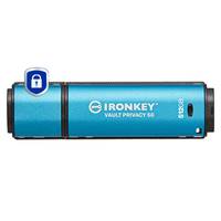 Blauer IronKey Vault Privacy 50 USB-Stick mit einem Schloss-Symbol, dargestellt auf weißem Hintergrund.