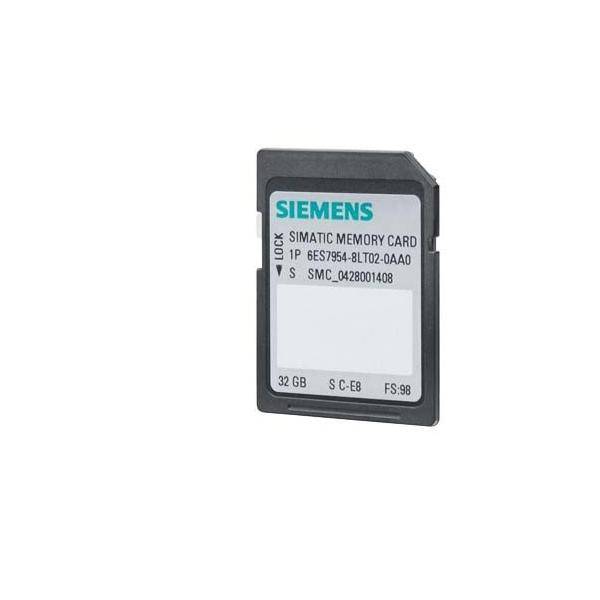 Siemens 32GB Simatic Speicherkarte, Modell 6ES7954-8LT02-0AA0, aufrecht dargestellt mit sichtbarer Produktkennzeichnung.