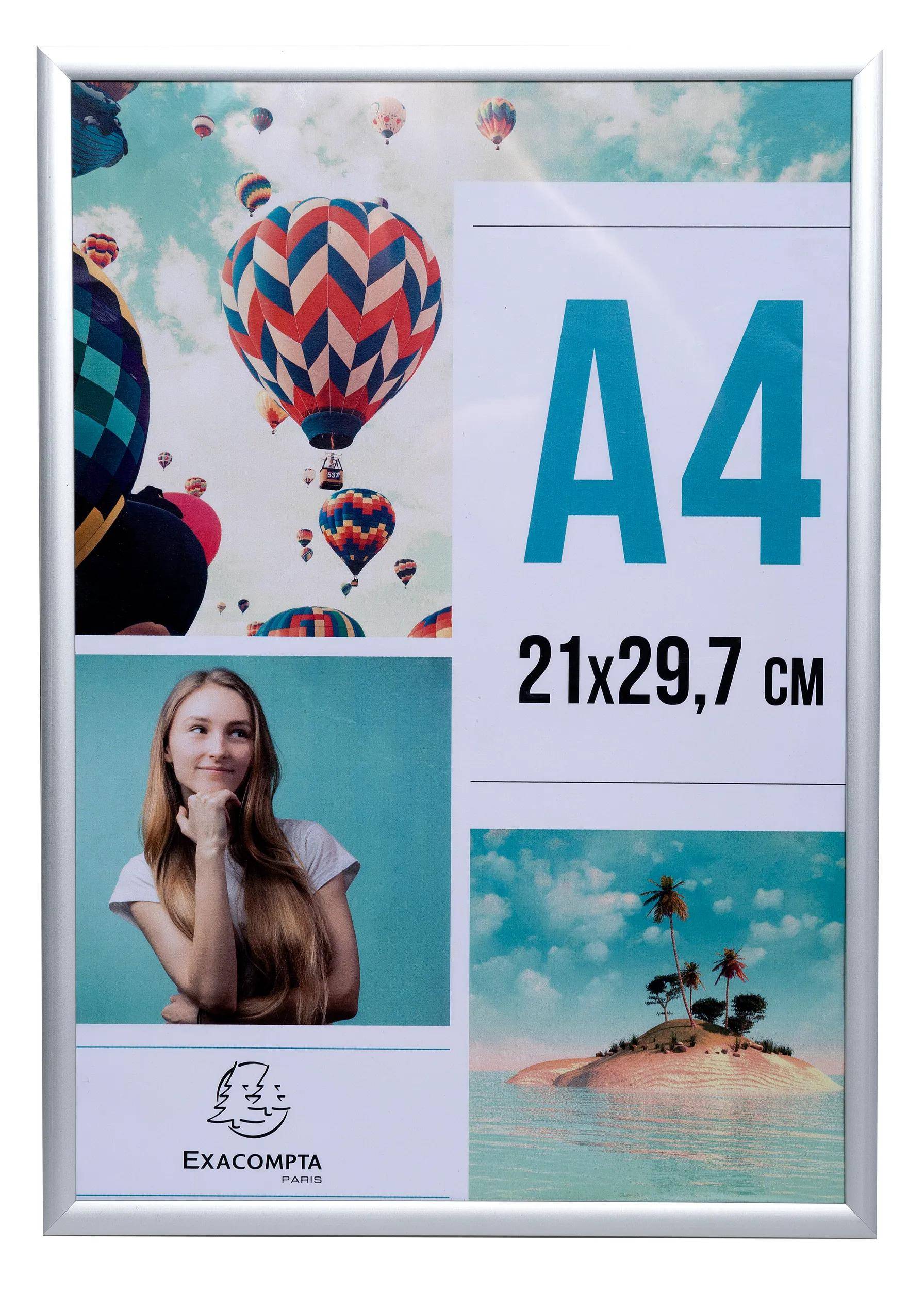 Ein Satz aus vier farbenfrohen Stifthaltern: gelb, blau, dunkelblau und hellblau. Jeder enthält Stifte oder Marker, wobei der hellblaue auf der Seite liegt.