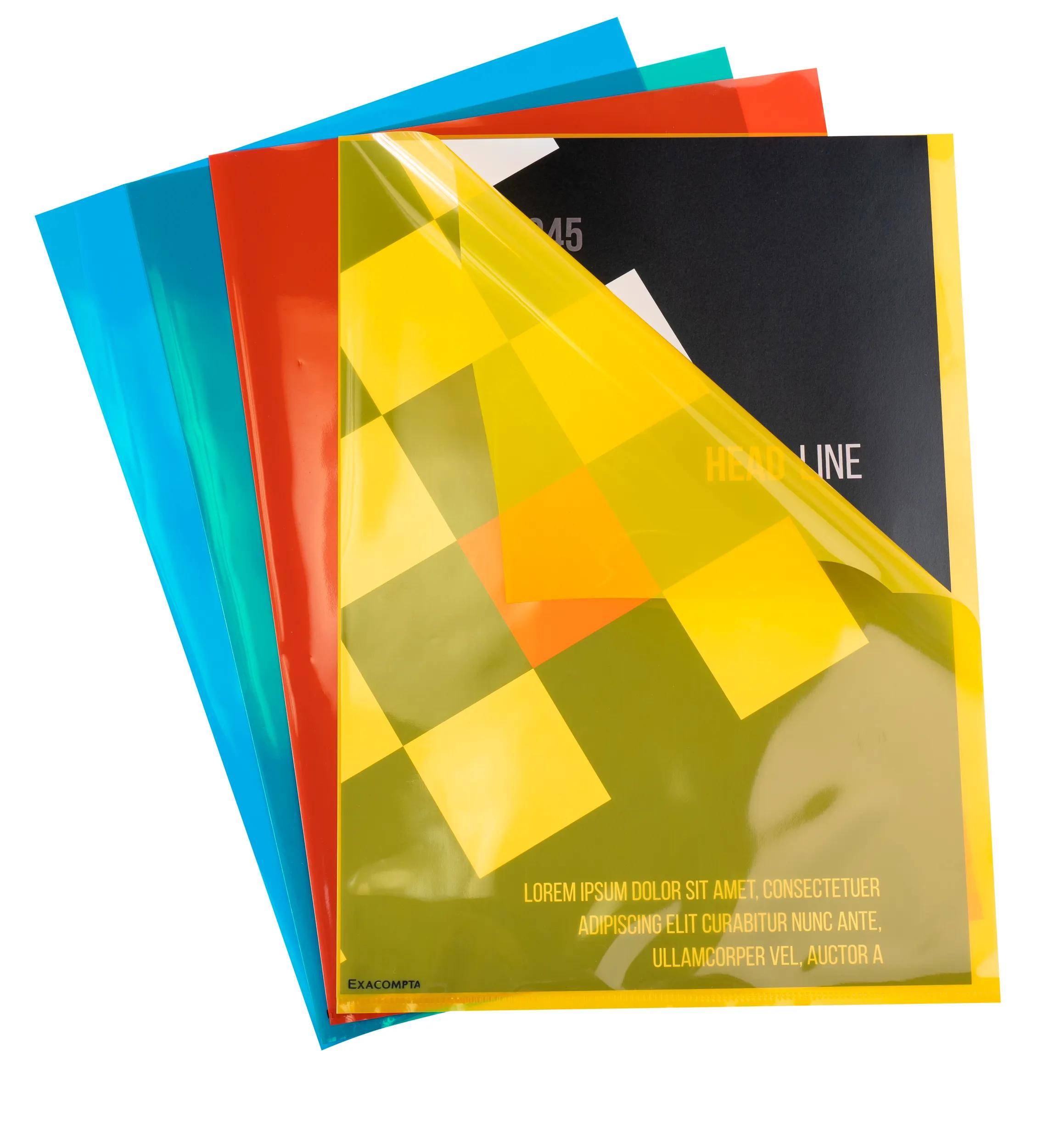 Überlappende farbige Kunststoffmappen mit einer gelben Mappe oben, mit einem geometrischen Quadratmuster und Platzhaltertext.