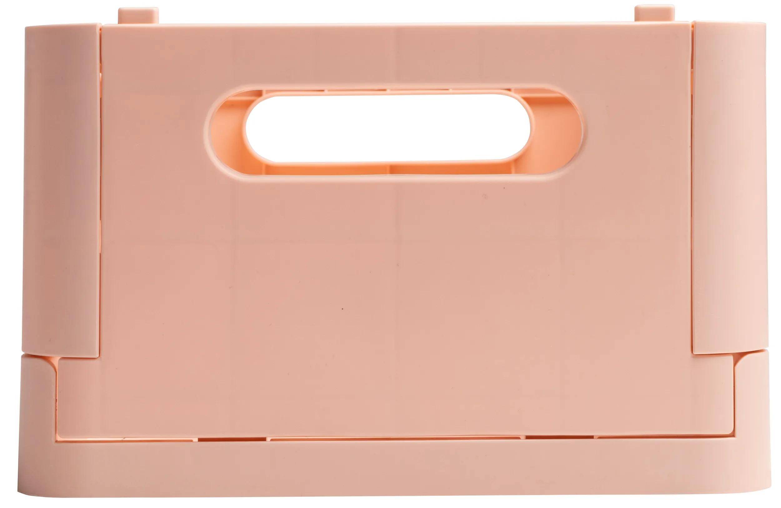 Ein schwarzer Ringordner mit drei silbernen Ösen am Rücken, oben mit „FALKEN