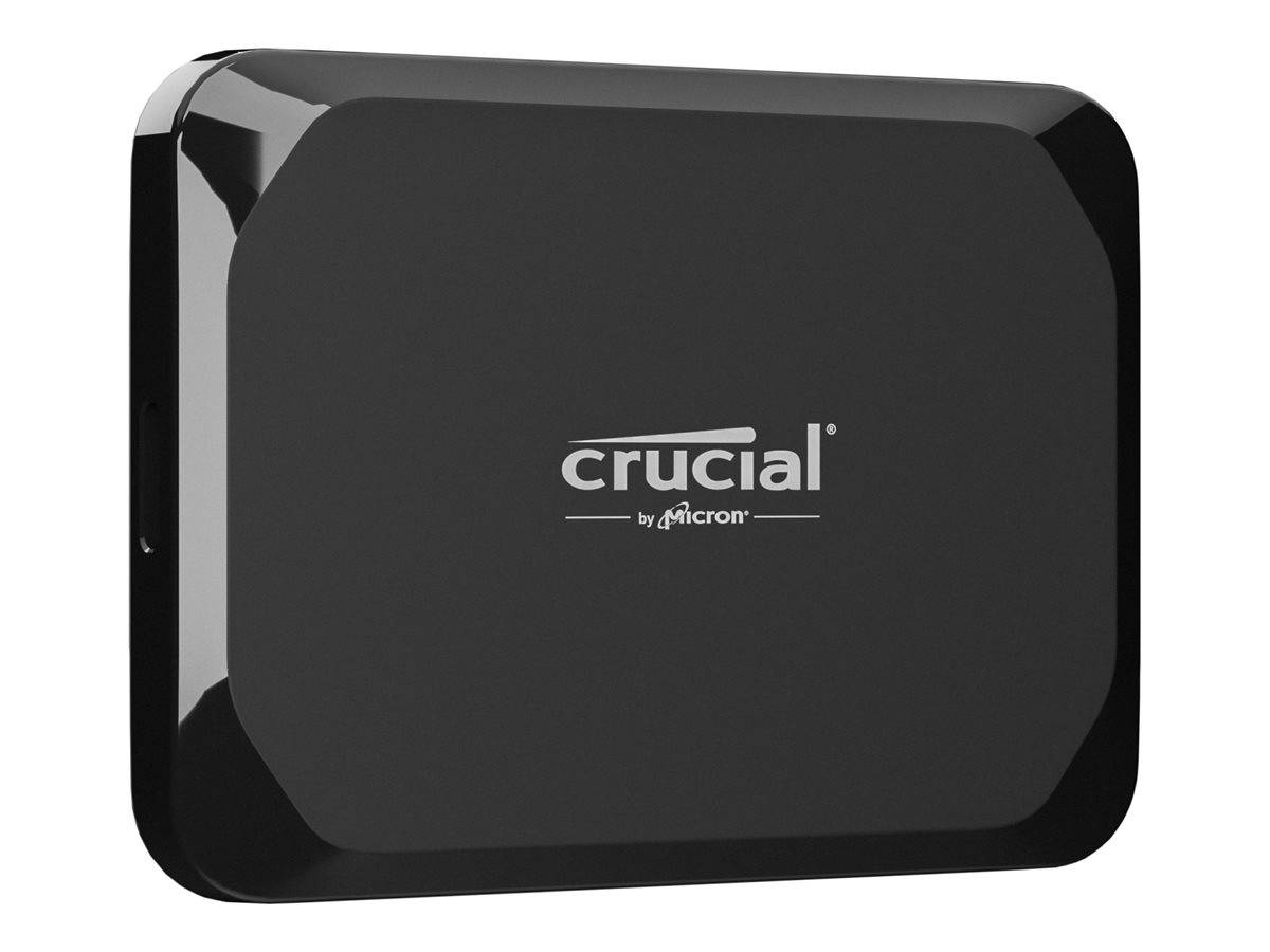 Schwarze Crucial von Micron tragbare externe SSD auf weißem Hintergrund.
