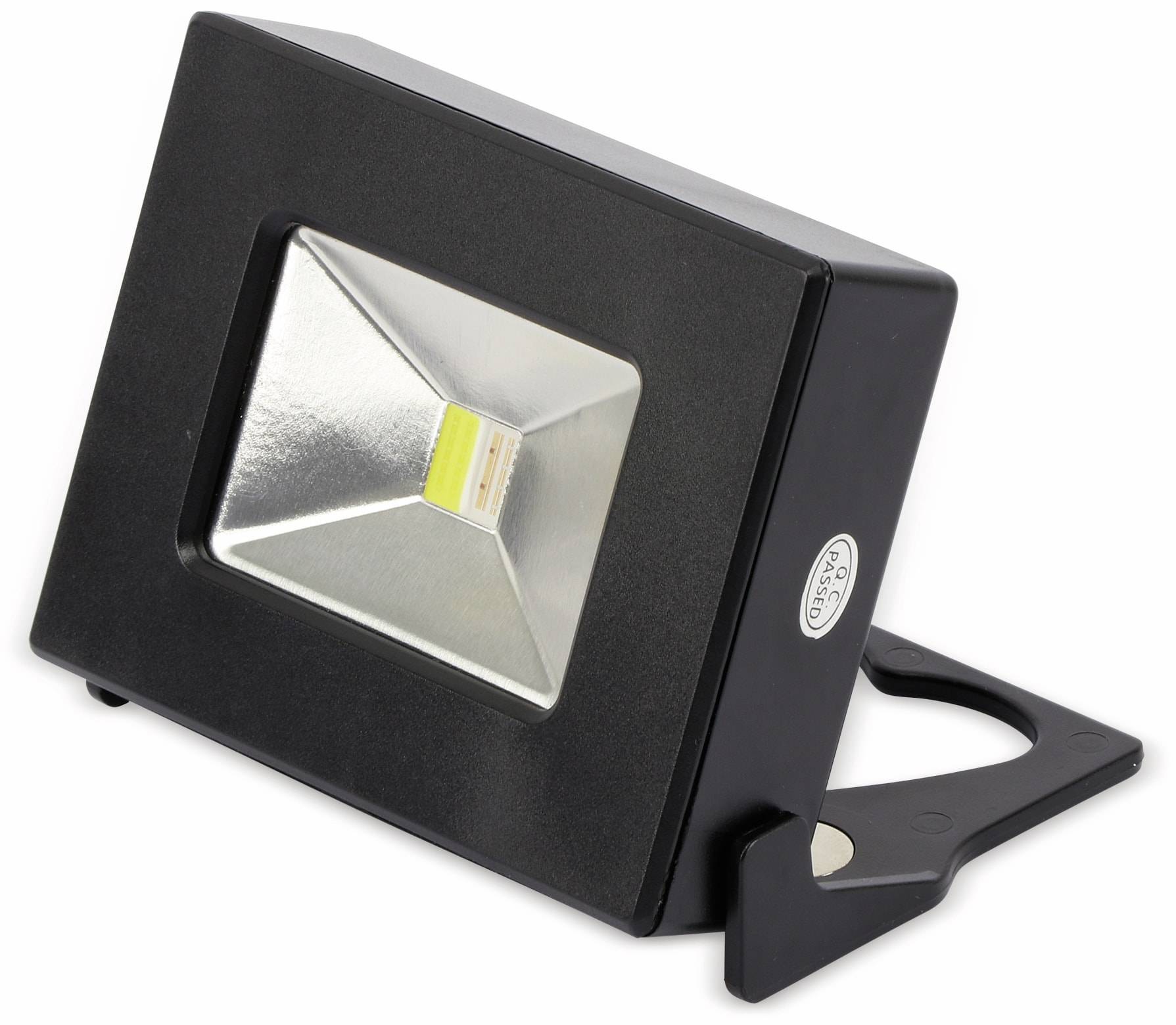 Ein schwarzes rechteckiges LED-Flutlicht, aus einem Winkel betrachtet, mit einer reflektierenden inneren Oberfläche und einer Befestigungshalterung auf der Rückseite.