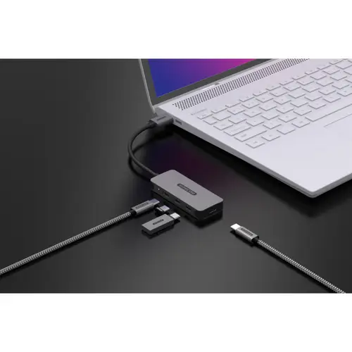 USB-A zu 4x USB-C Hub (15?cm) USB-A zu 4x USB-C Hub (15?cm)