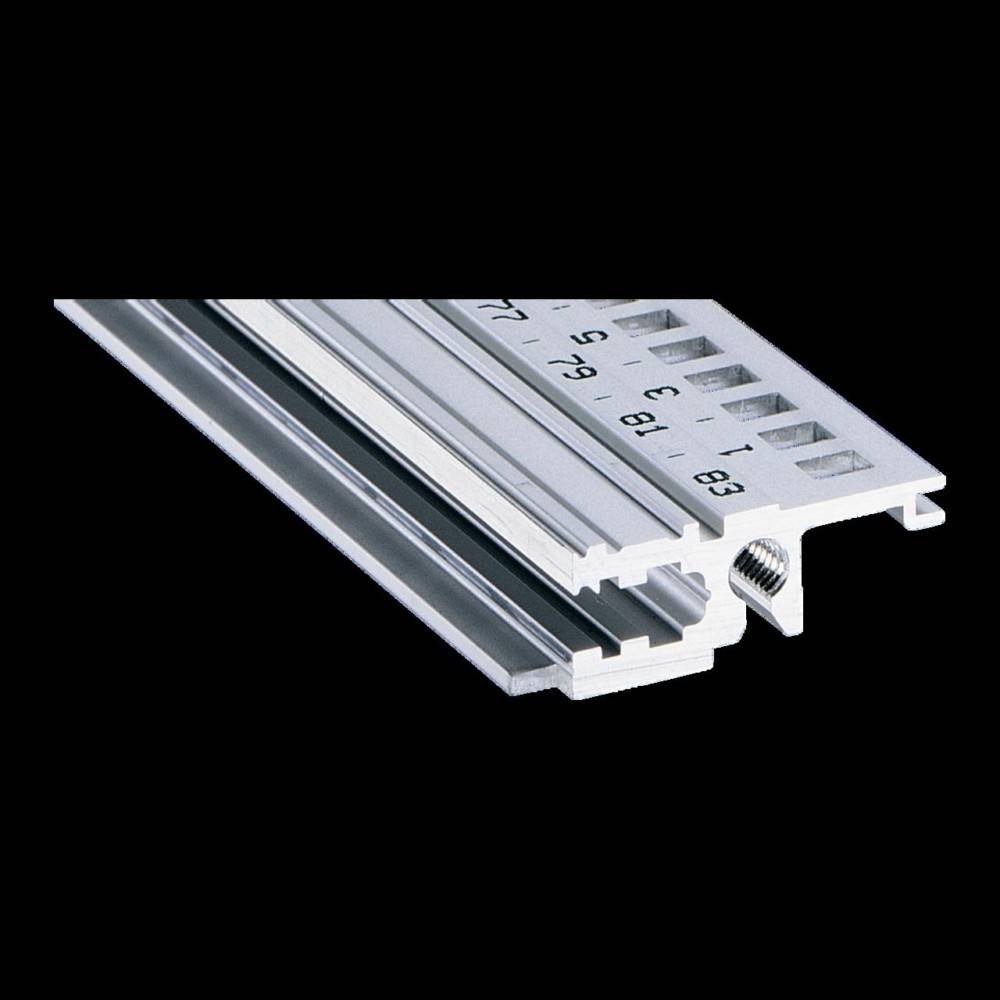 Aluminiumprofil mit gerillten Kanälen und gelochter Oberfläche, verwendet für modulare Montagessysteme und konstruktive Rahmenbauanwendungen.