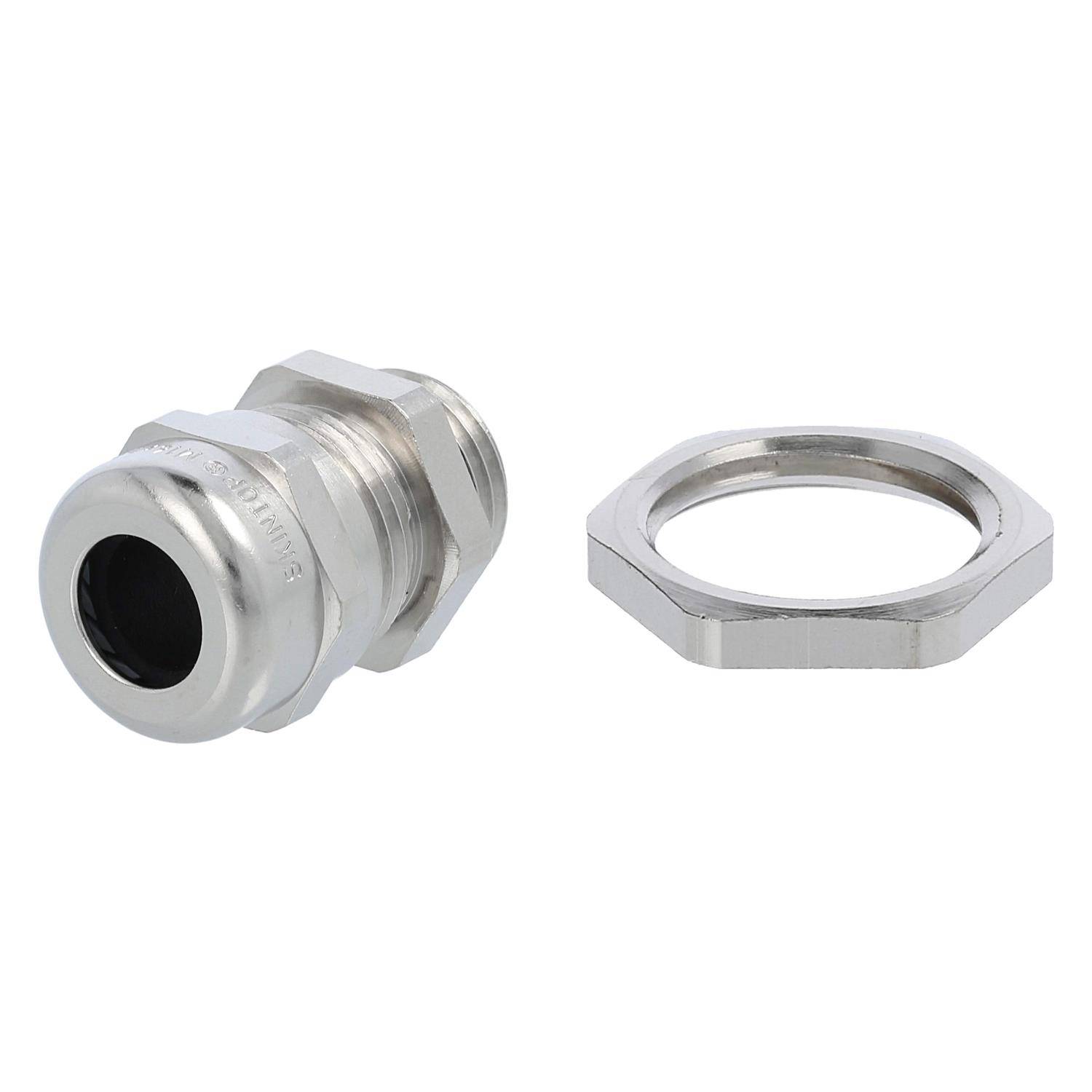 Eine Metall-Kabelverschraubung mit passendem Gegenmutter, entwickelt zum Sichern und Abdichten von Kabeln, die in elektrische Ausrüstung eintreten, vor einem weißen Hintergrund.