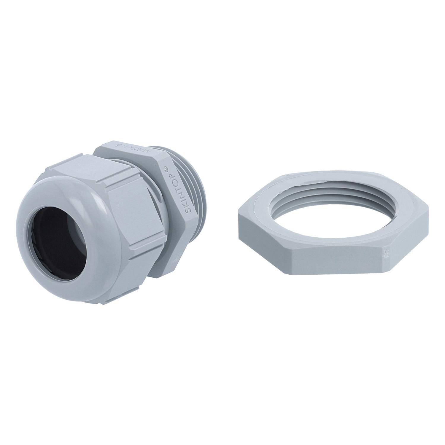 Kunststoff-Kabelverschraubung und Gegenmutter; Verschraubung links mit Gewindestopfen, Gegenmutter rechts; wird zum Sichern von elektrischen Kabeln verwendet.