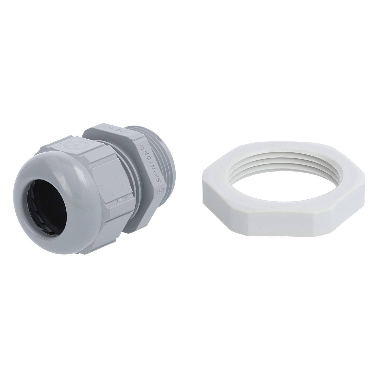 Ein grauer Kunststoff-Kabelverschraubung mit einer Sicherungsmutter, die zum Befestigen und Abdichten von Kabeln in elektrischen Gehäusen verwendet wird.