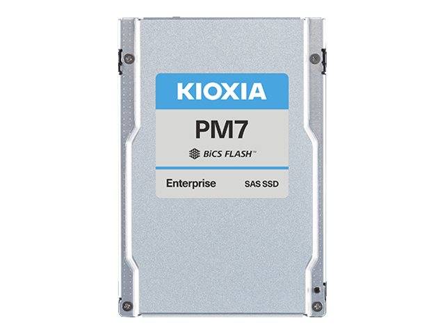 Vorderansicht einer Kioxia PM7 Enterprise SAS SSD auf weißem Hintergrund, die das Produktetikett und das Metallgehäuse des Laufwerks zeigt.