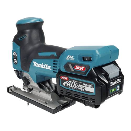 Makita Akku-Stichsäge mit Akku, in der Seitenansicht auf weißem Hintergrund dargestellt, gekennzeichnet mit 40V max XGT und BL-Motor.