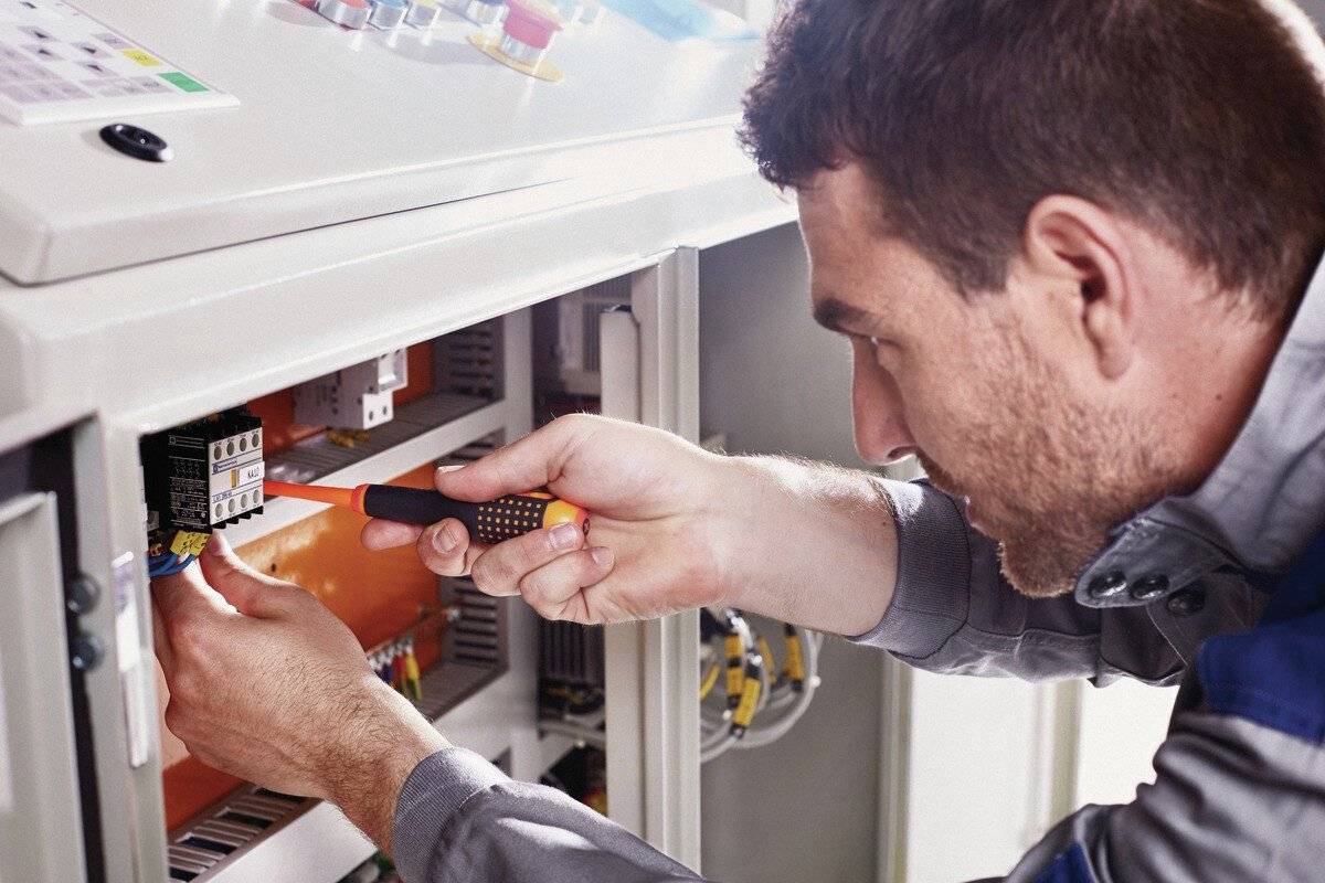 ERGO™ Isolierter Schraubendreher für Schlitzschrauben mit 3-Komponenten-Griff, VDE-zertifiziert 0.4 mm x 2.5 mm x 75 mm