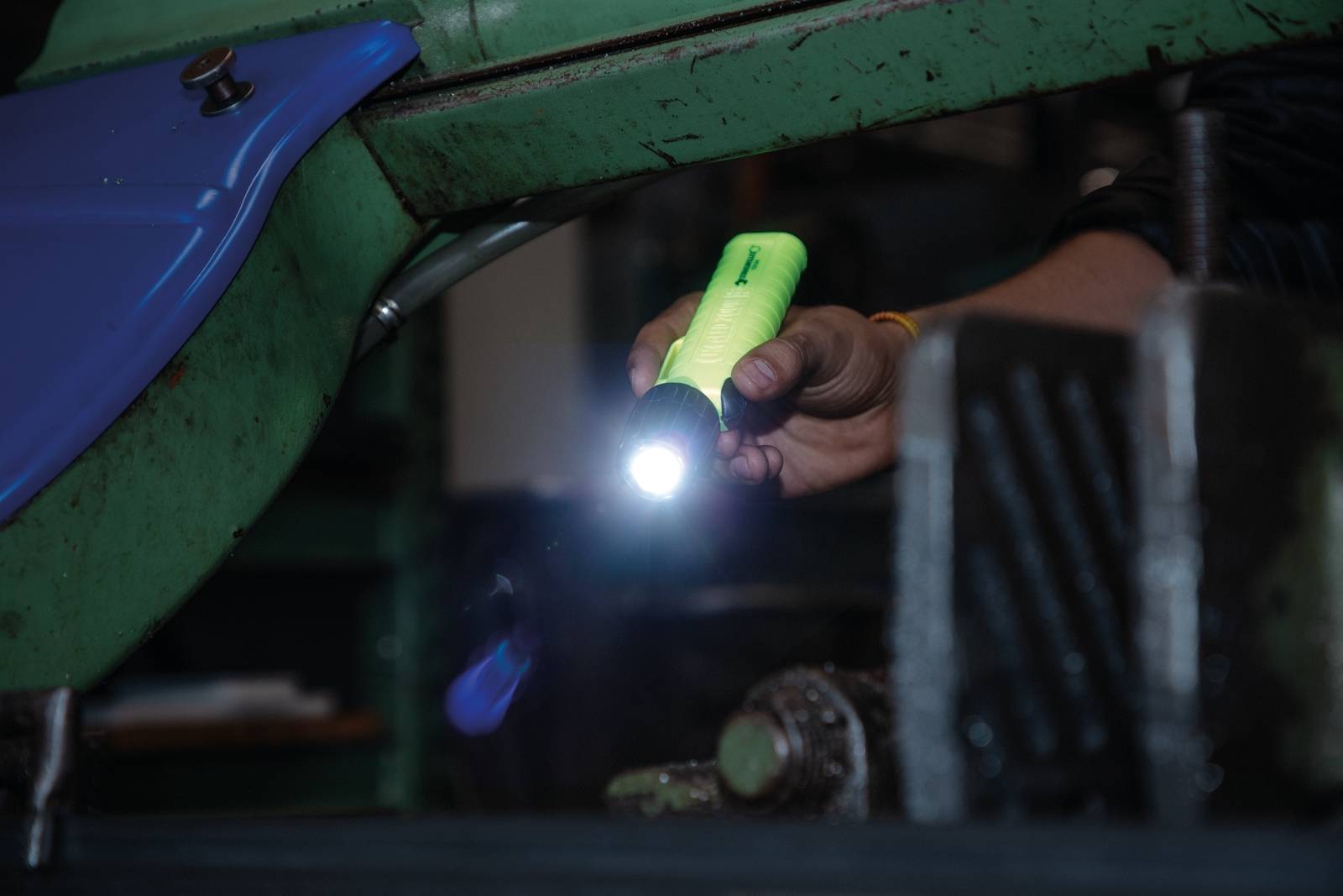 LED-Taschenlampe Maße 157,5 x 40,6 x 35,6mm