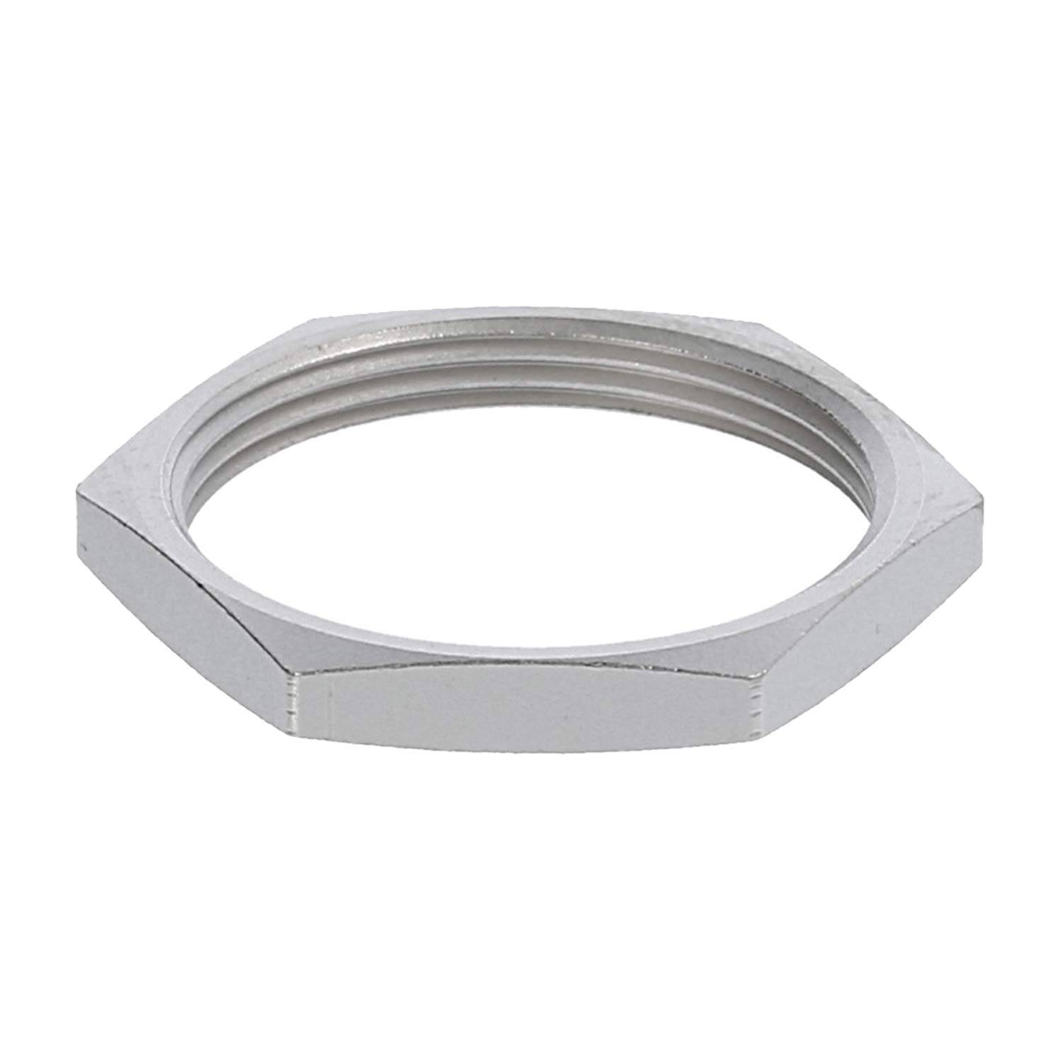 Eine sechseckige Silbernut mit Innengewinde, geeignet zum Befestigen oder Sichern von Komponenten, auf einem schlichten weißen Hintergrund.