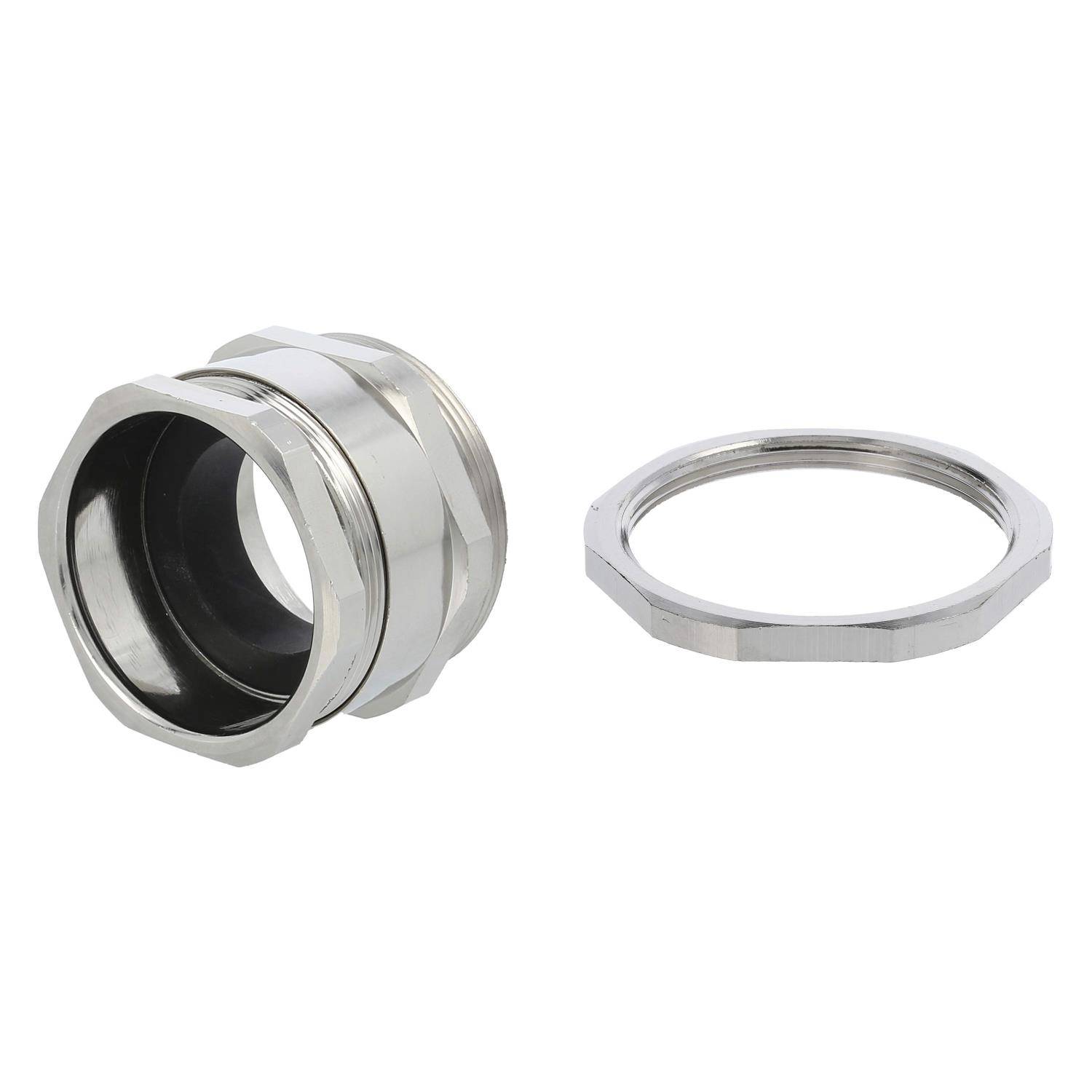 Zwei Metallverbinder, einer montiert und der andere zerlegt, zeigen Gewinde und sechseckige Designs vor einem weißen Hintergrund.