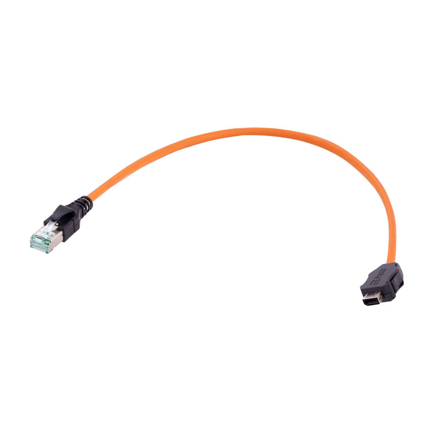 Ein oranges Netzwerkkabel mit einem RJ45-Stecker an einem Ende und einem USB-Stecker am anderen Ende, das zum Verbinden von Geräten verwendet wird.