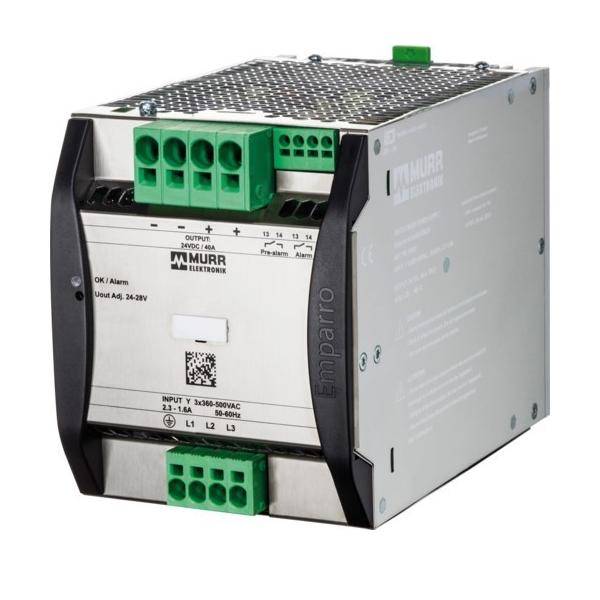 Industrielles Murr Elektronik-Stromversorgungsmodul mit grünen Klemmblöcken, dargestellt auf weißem Hintergrund.