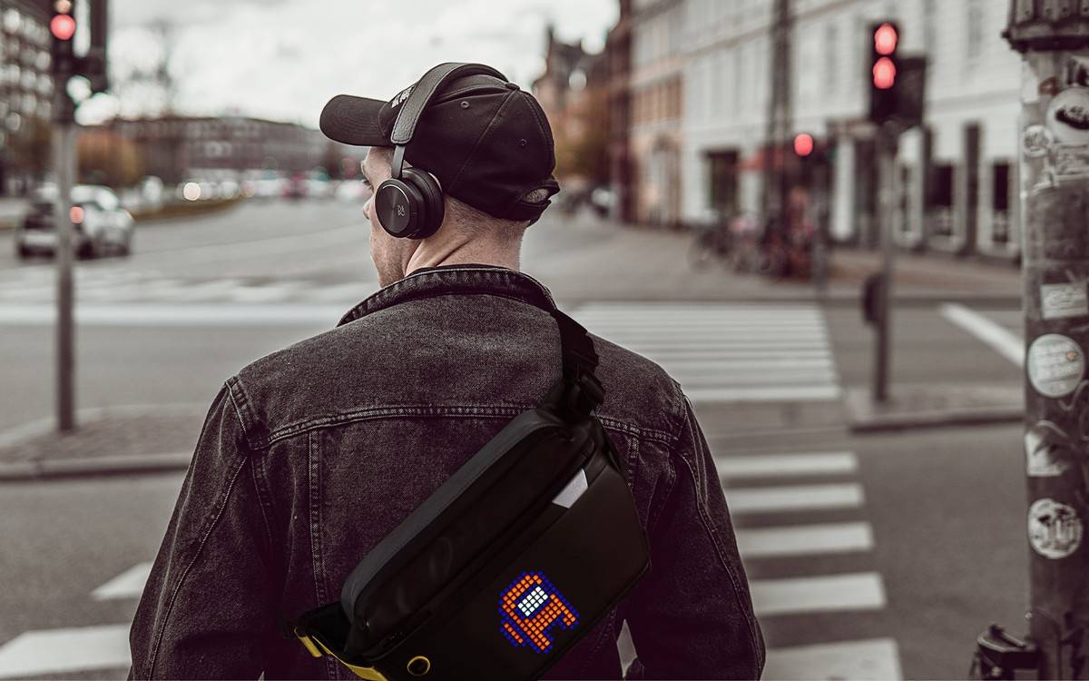 DIVOOM Pixoo Sling Bag Umhängetasche Pixeldisplay