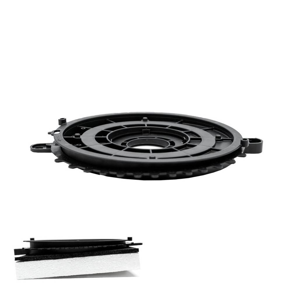 Nahaufnahme einer schwarzen, kreisförmigen mechanischen Komponente mit gestaffelten Rippen, möglicherweise ein Geräteteil. Die Vergrößerung zeigt eine Seitenansicht, die ihre Dicke hervorhebt.