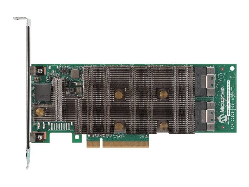 Eine grüne PCIe-Erweiterungskarte mit großem Kühlkörper und mehreren Anschlüssen an einer Metallhalterung, isoliert auf weißem Hintergrund dargestellt.