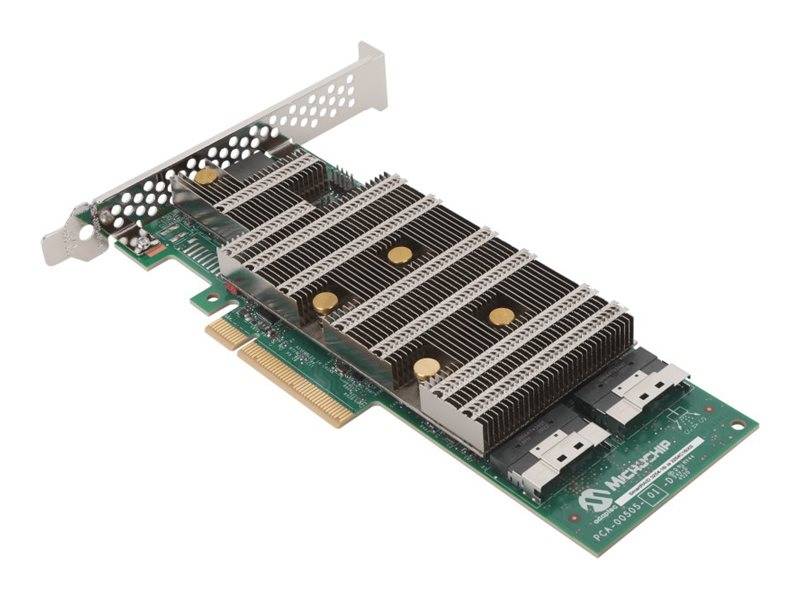 PCIe-Erweiterungskarte mit großem Kühlkörper und hinterer Halterung, wahrscheinlich ein Hochleistungs-Netzwerk- oder Speicheradapter.