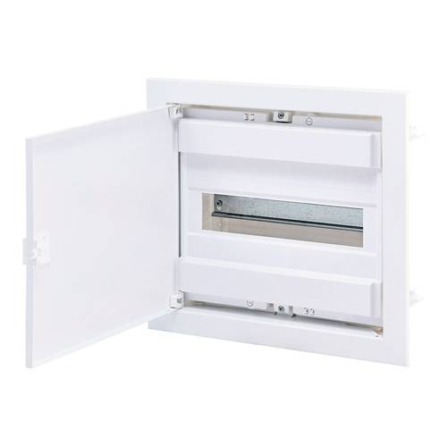 Eine offene weiße Verteilerdose mit leeren Platz für Leitungsschutzschalter, geeignet für elektrische Installationen in Wohnhäusern oder Büros.