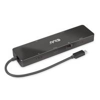 Schwarzer USB-C-Hub/Docking-Adapter mit angeschlossenem Kabel und mehreren Anschlüssen auf weißem Hintergrund.