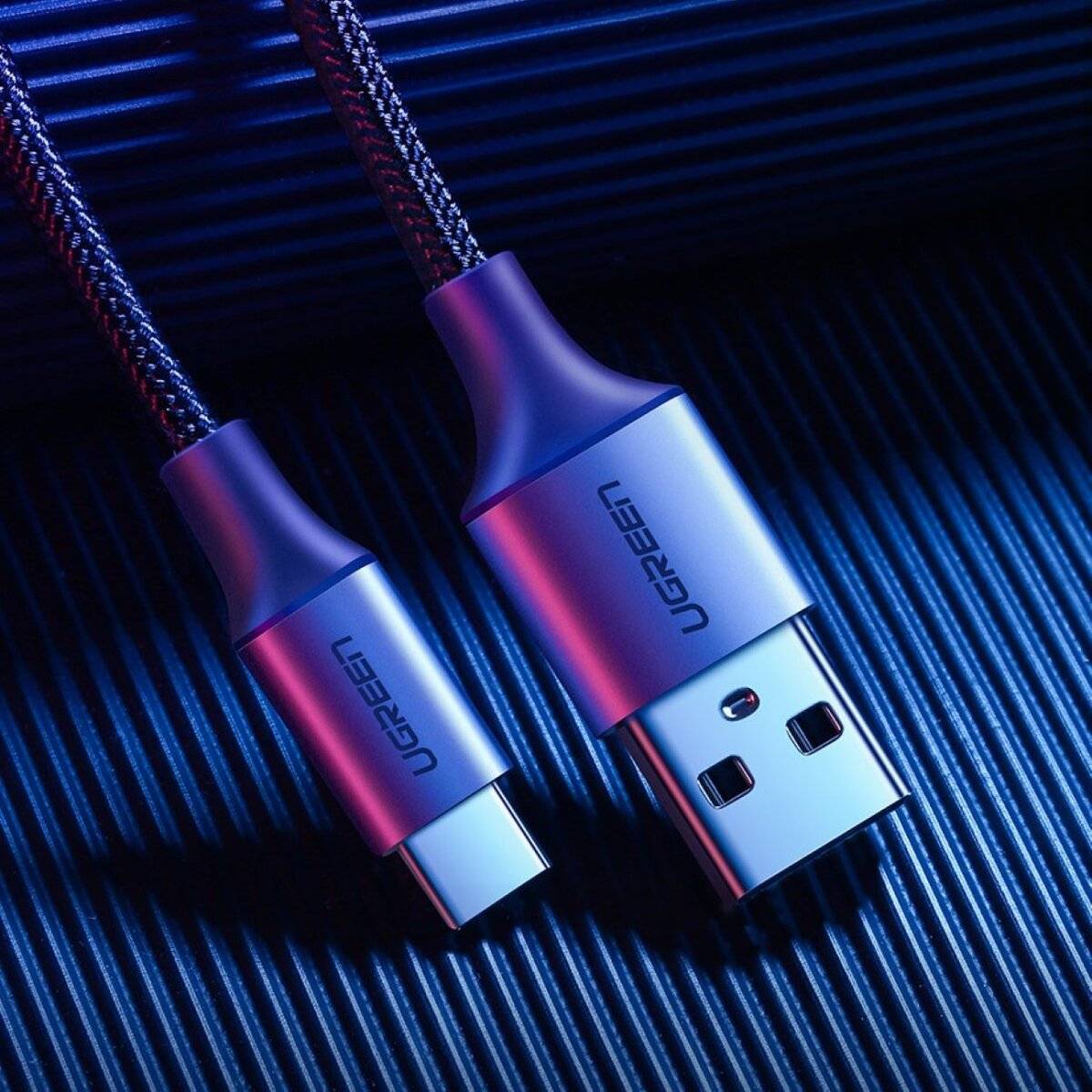 Ugreen US288 60128 USB-A / USB-C QC 3.0 3A 2m Kabel - Grau