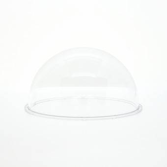 Durchsichtige Halbkugel-Abdeckung aus Kunststoff, die zum Schutz oder zur Präsentation verwendet wird, auf einem schlichten weißen Hintergrund platziert.