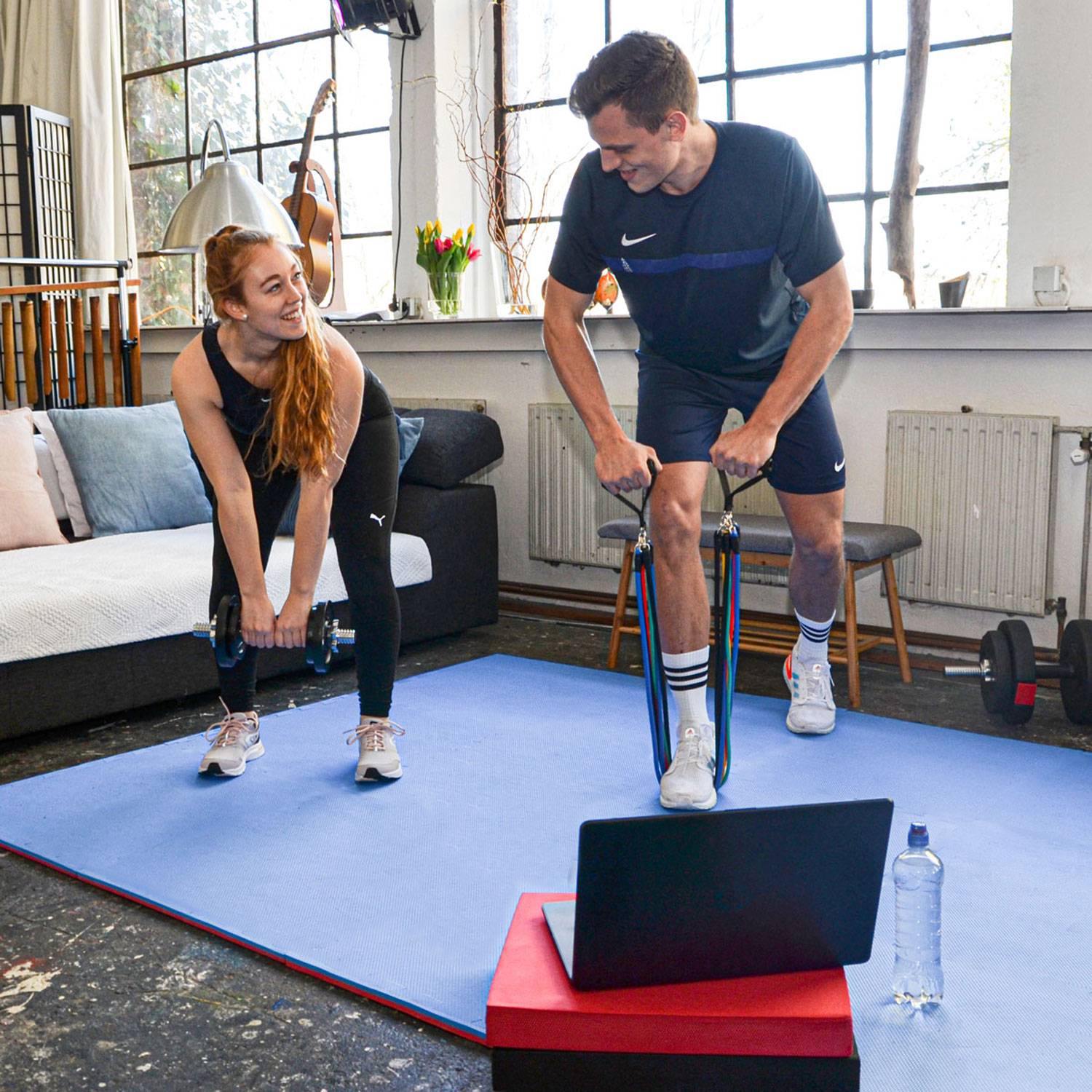 2 cm Dick: 1m² Bodenschutz Fitnessmatte - 4 Sportmatten 50 x 50 Optische Mängel