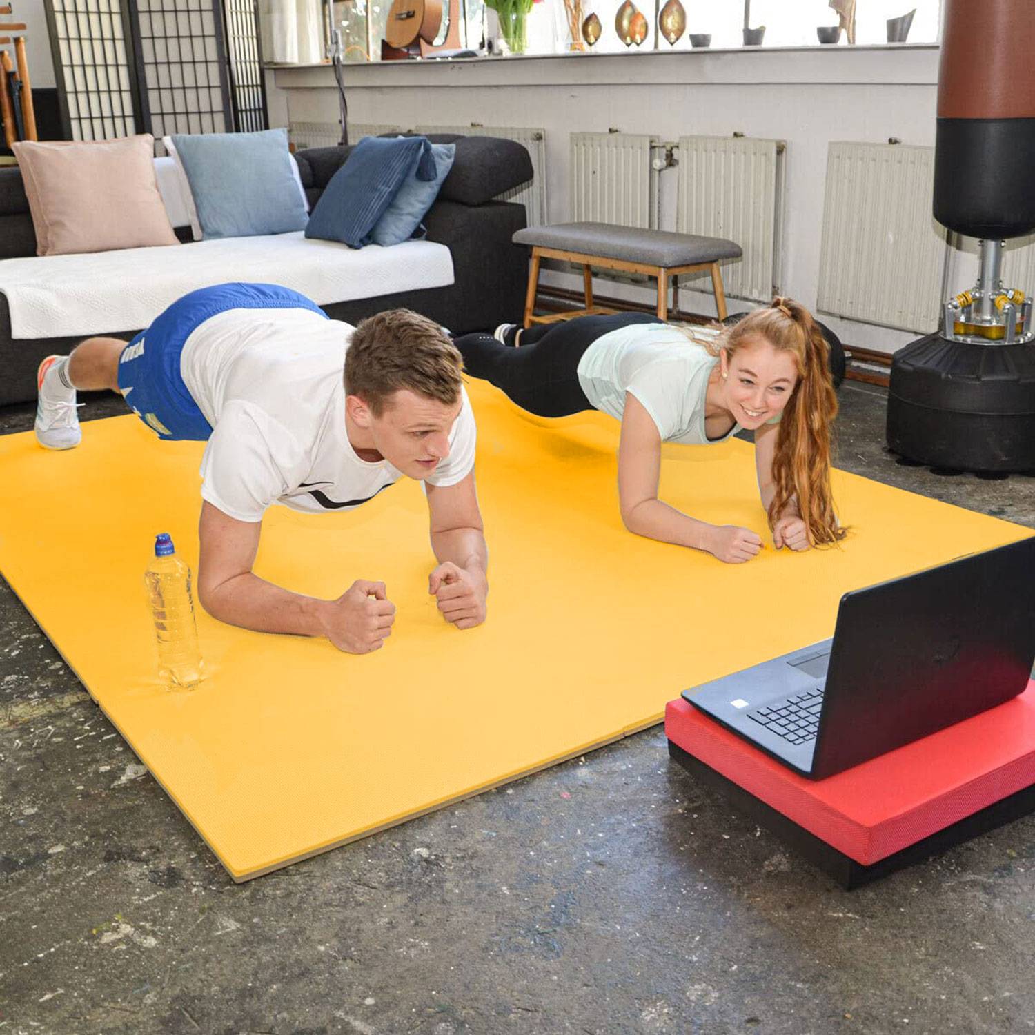 2 cm Dick: 1m² Bodenschutz Fitnessmatte - 4 Sportmatten 50 x 50 Optische Mängel