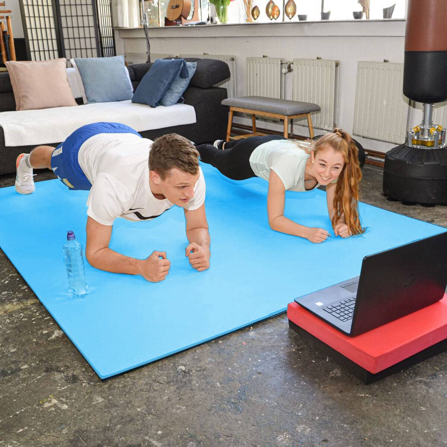 2,4 cm Dick: 1m² Bodenschutz Fitnessmatte 4 Sportmatten 50 x 50 Optische Mängel