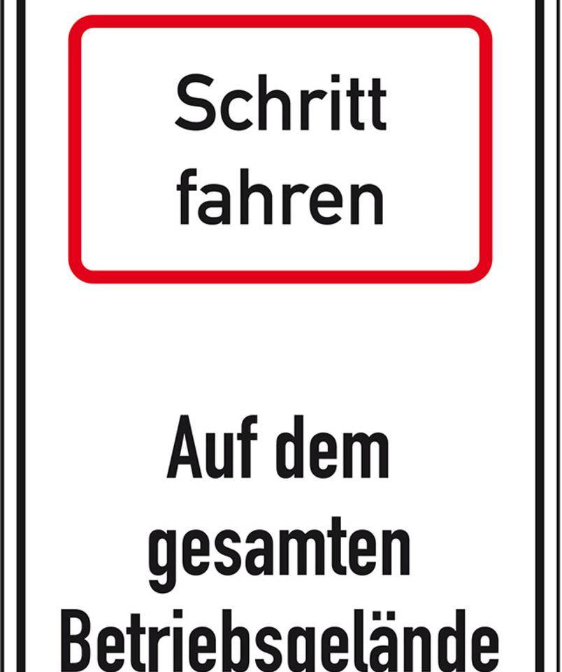 Hinweisschild Schritt fahren - Betriebsgelände, Aluminium RA0, reflektierend, 600x900mm, DIN 67520