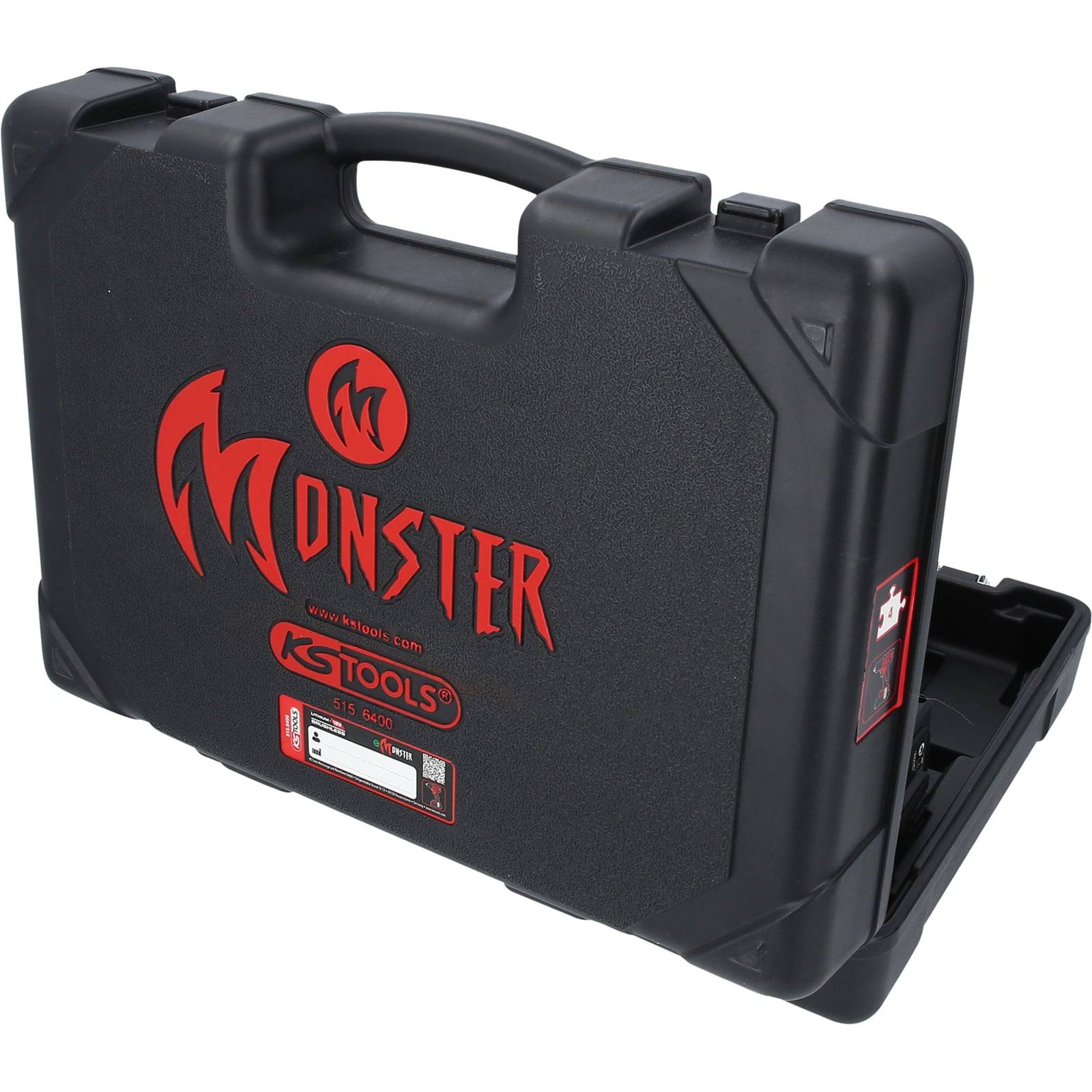 Schwarze Werkzeugbox mit roter 'Monster' Branding, versehen mit dem KS Tools Logo und einem robusten Griff. Der Koffer ist leicht geöffnet und gibt das Innere preis.
