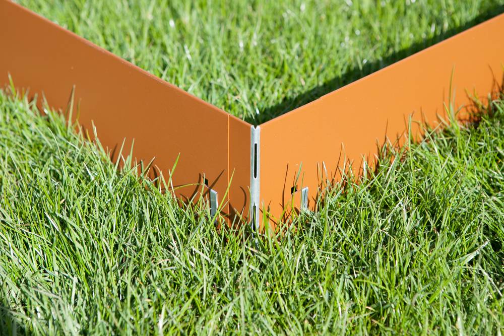Alu/Zink Ecke für Rasenkanten Metall 13.5cm, Farbe:braun